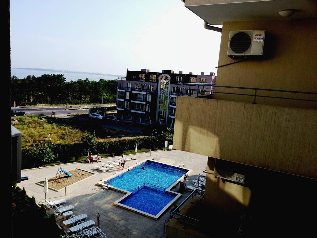 Menada Butterfly Apartment Sveti Vlas Exterior foto